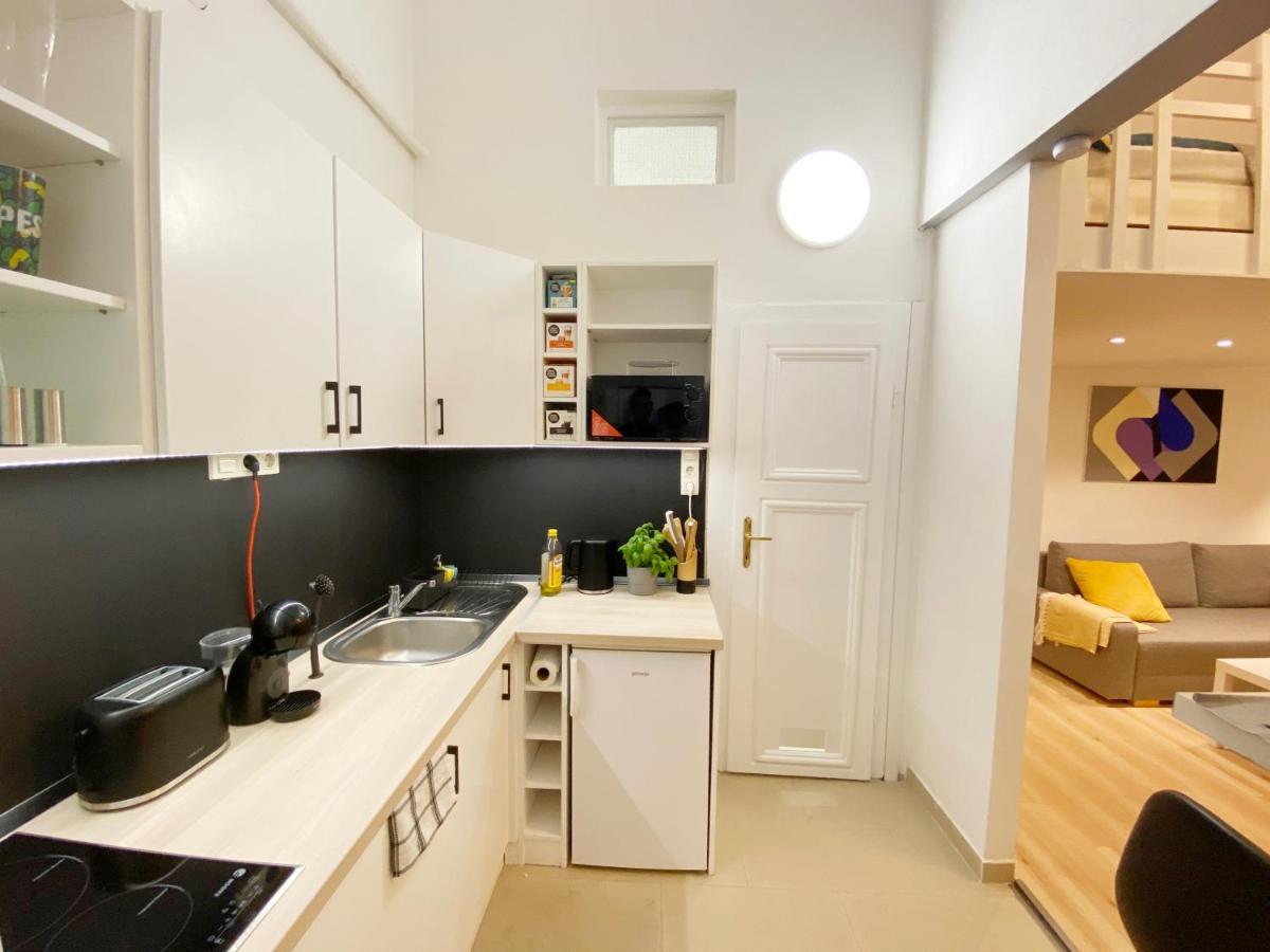 Goldart Design Apartment In The Heart Of บูดาเปสต์ ภายนอก รูปภาพ